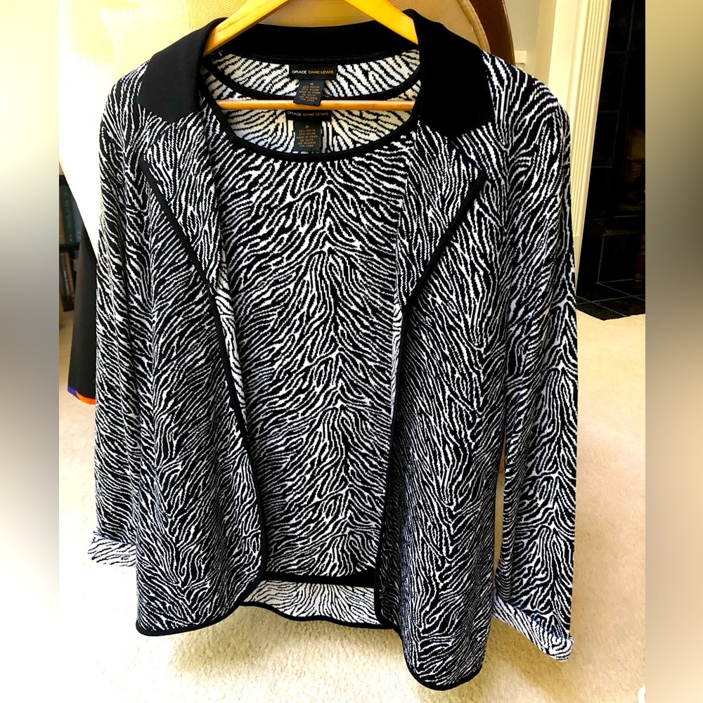 Ladies Sweater set Medium
